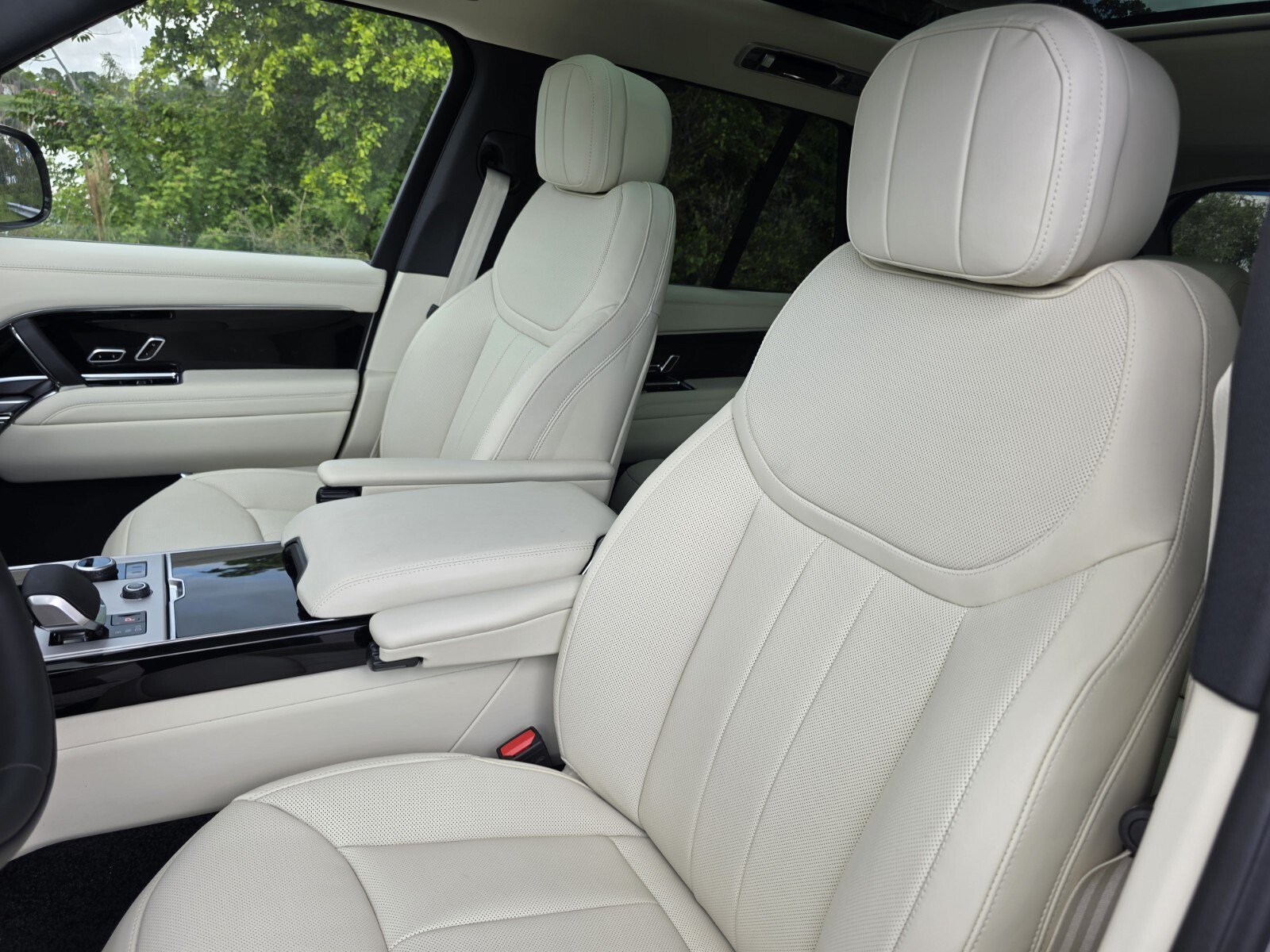 New 2027 Land Rover Range Rover SE AWD/4WD image 12