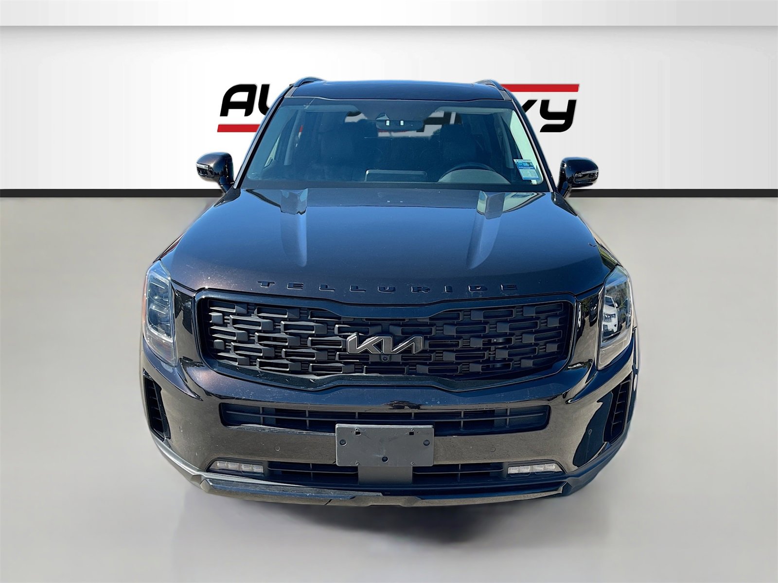 Used 2022 Kia Telluride SX w/ Nightfall Edition Package image 2