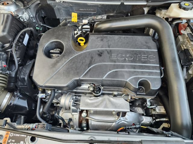 Used 2024 GMC Terrain SLT FWD image 32