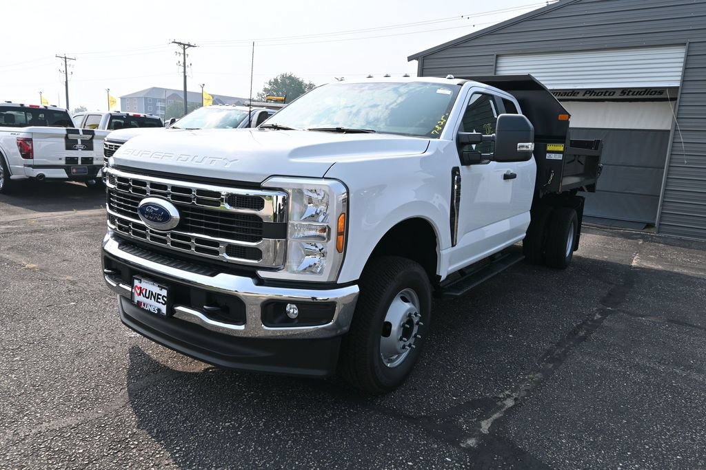 New 2025 Ford F350 XL w/ XL Chrome Package AWD/4WD image 2