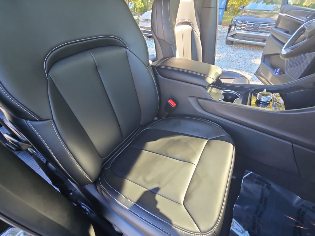 New 2025 Jeep Grand Cherokee L Limited w/ Black Appearance Package image 10