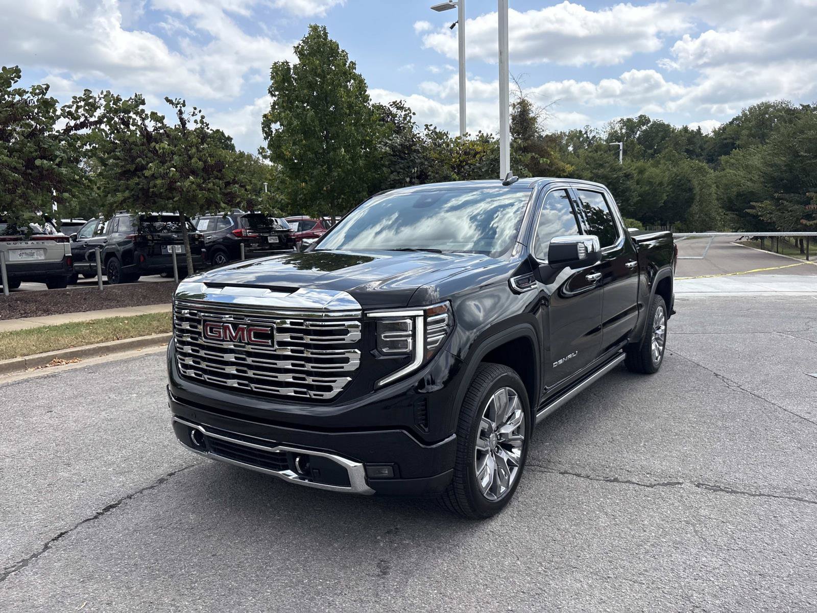 Used 2026 GMC Sierra 1500 Denali w/ Denali Reserve Package AWD/4WD image 3