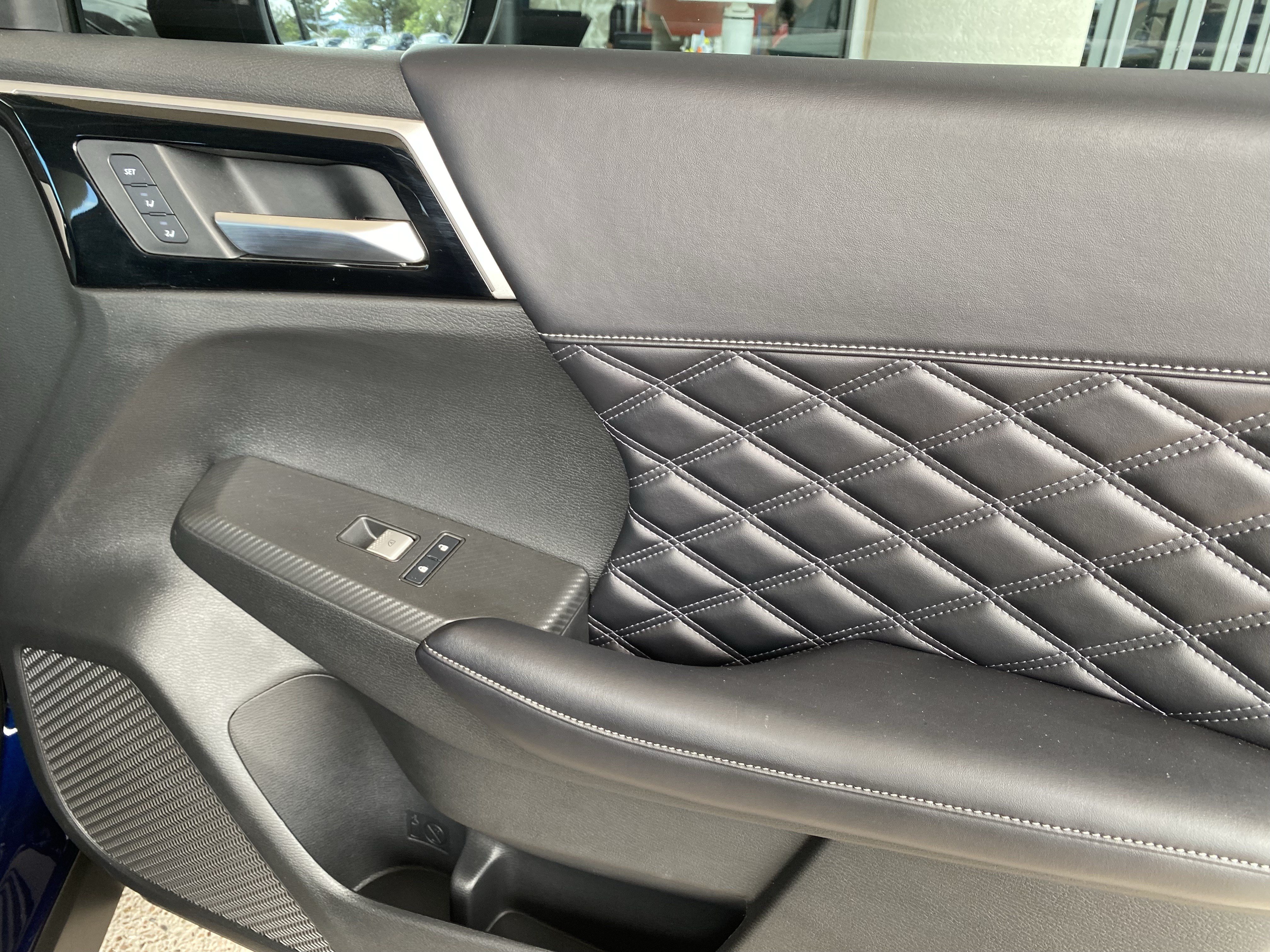 Used 2024 Mitsubishi Outlander SEL AWD/4WD image 49
