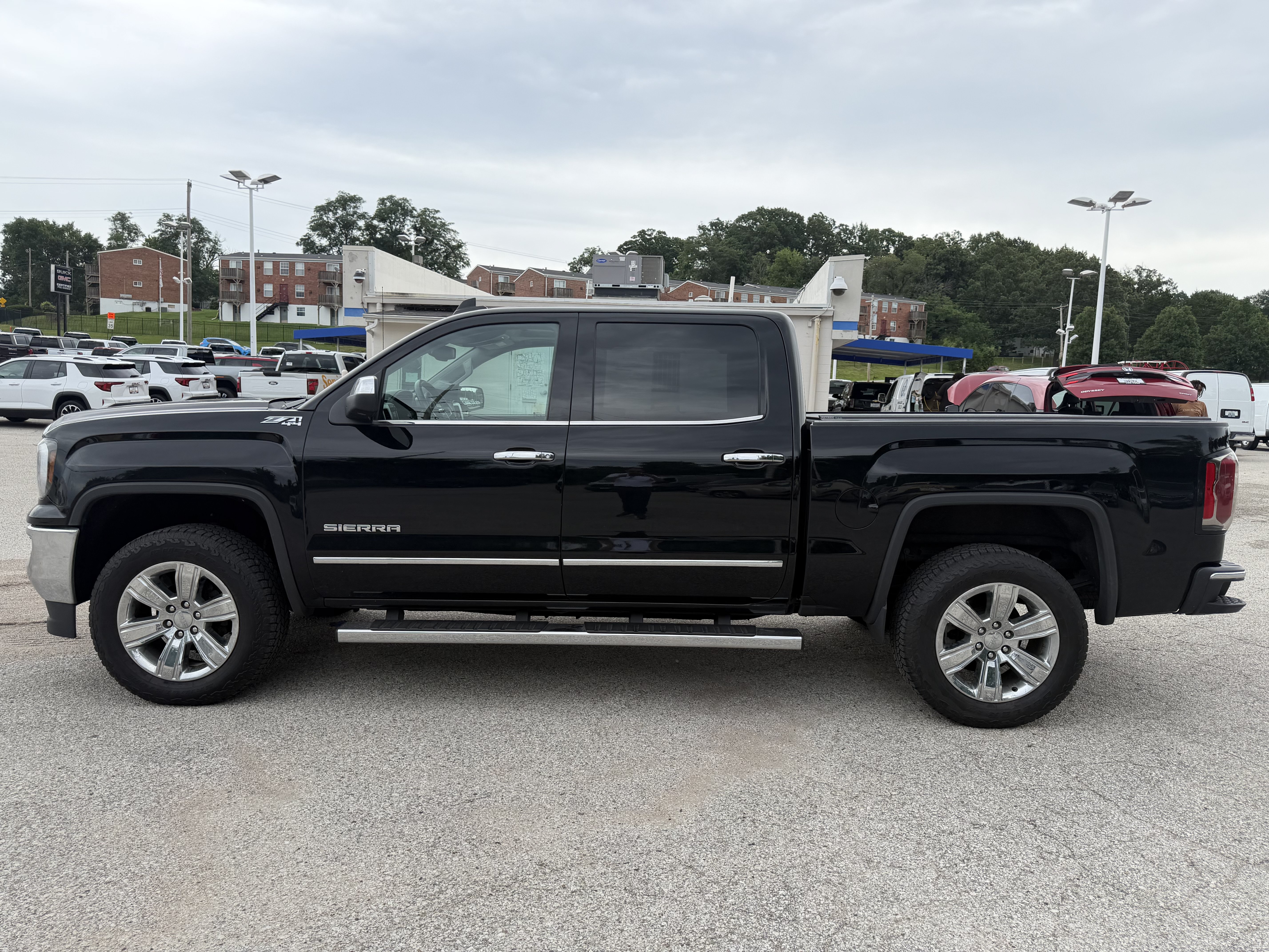Used 2018 GMC Sierra 1500 SLT AWD/4WD image 4