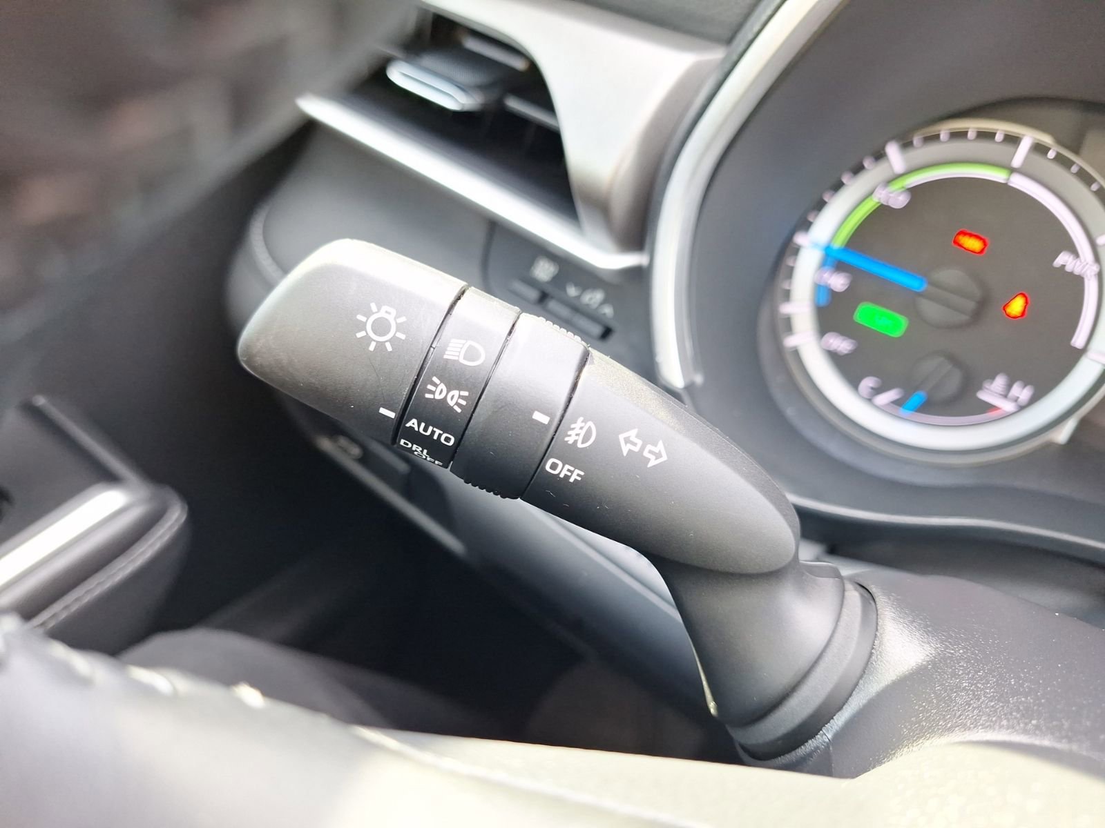 Used 2025 Toyota Highlander XLE image 25