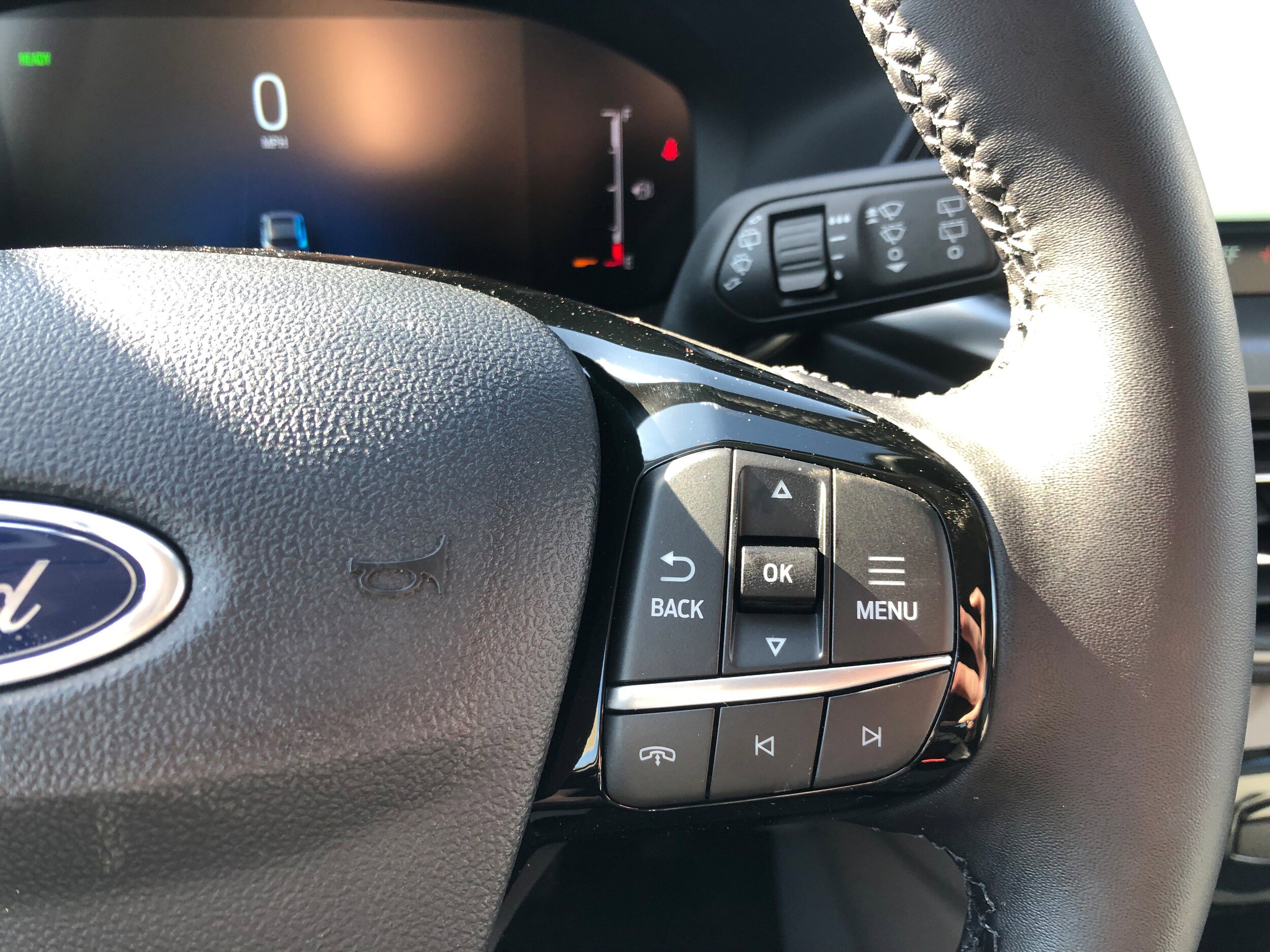 New 2025 Ford Escape SE w/ Class II Trailer Tow Package image 16