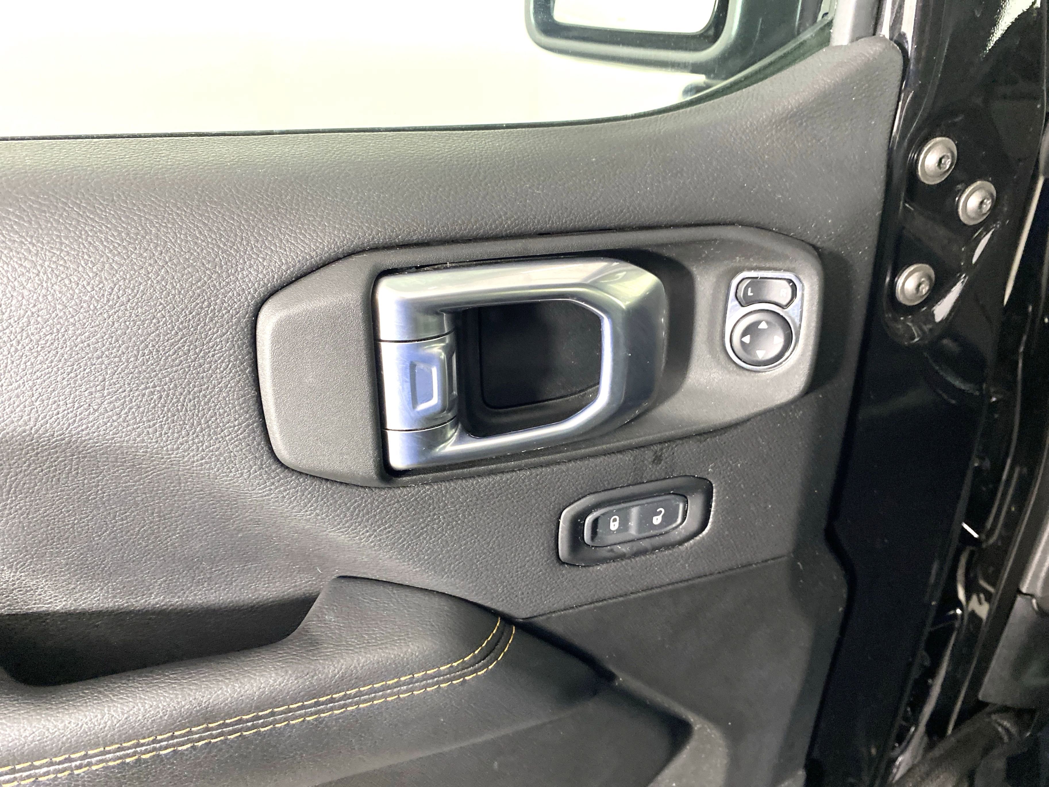 Used 2021 Jeep Gladiator Overland image 15