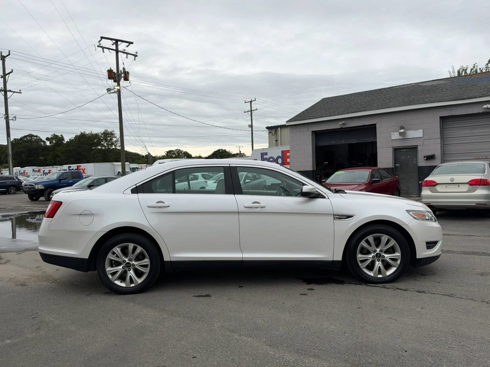 Used 2011 Ford Taurus SEL AWD/4WD image 6