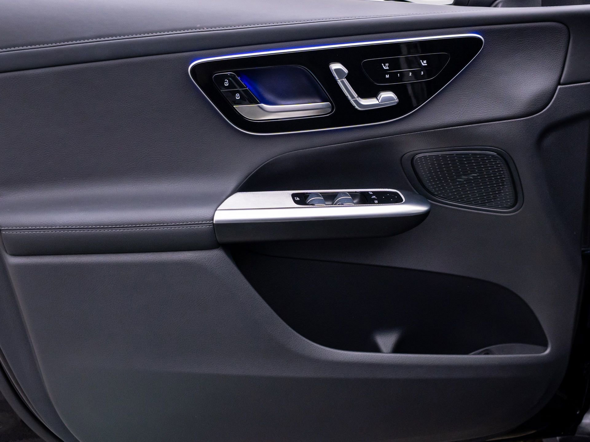 Used 2024 Mercedes-Benz GLC 300 4MATIC image 14