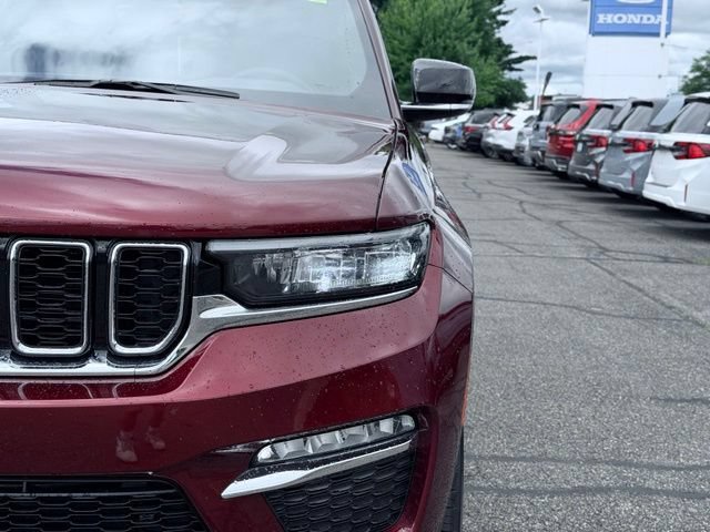 Used 2025 Jeep Grand Cherokee Limited AWD/4WD image 3