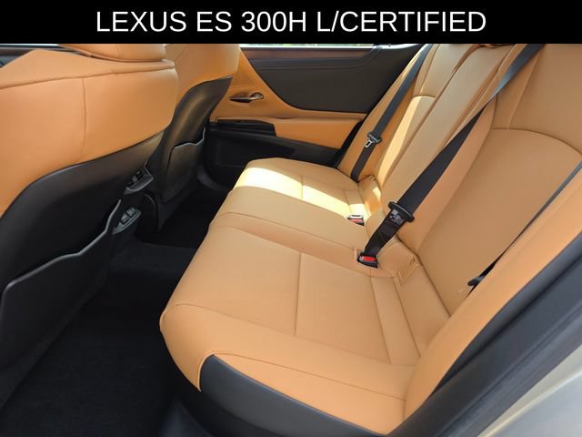 Used 2025 Lexus ES 300h w/ Premium Package FWD image 17