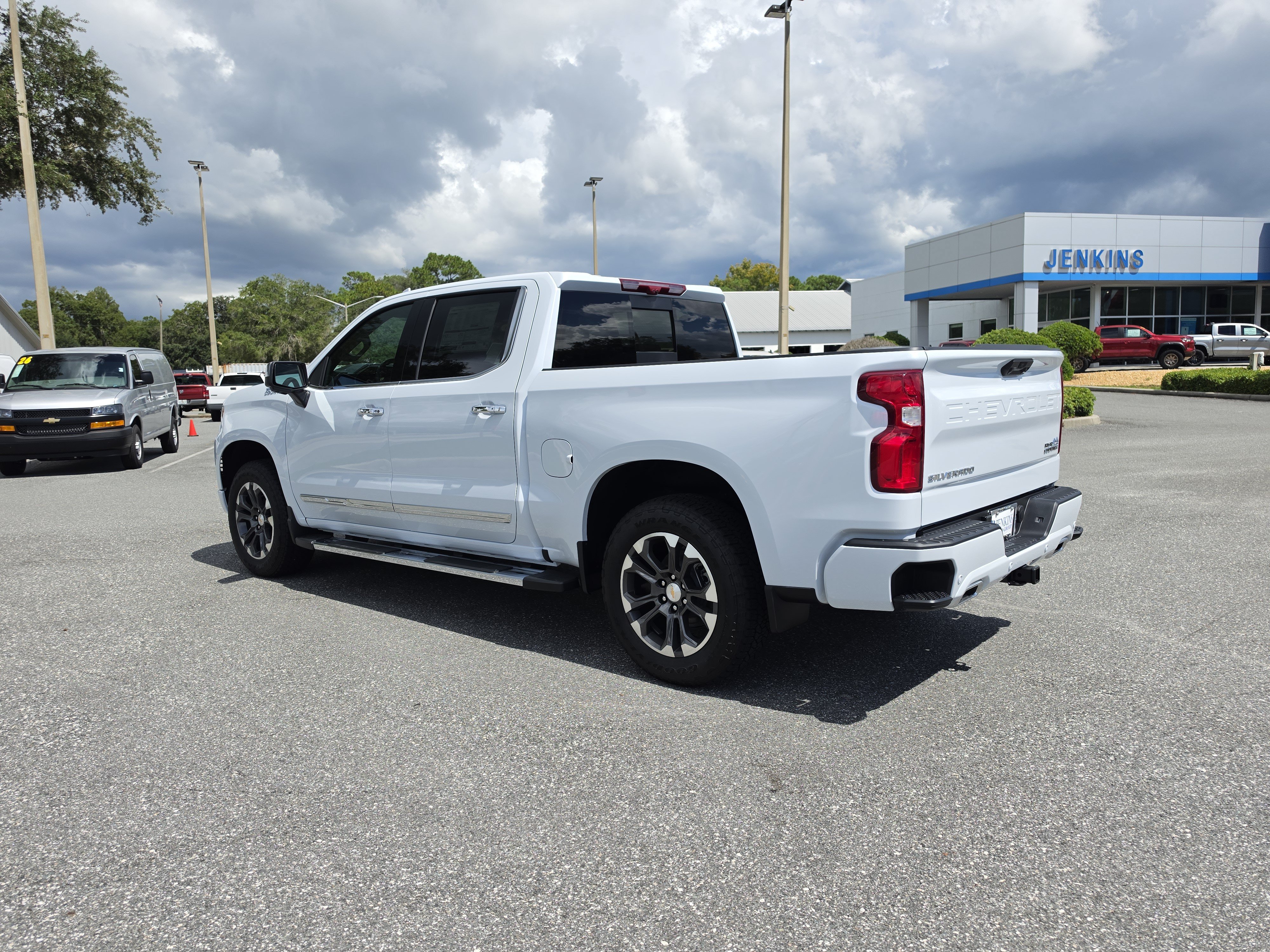 New 2026 Chevrolet Silverado 1500 High Country w/ Technology Package AWD/4WD image 8