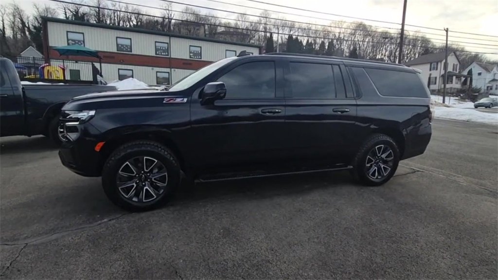Used 2024 Chevrolet Suburban Z71 w/ Luxury Package image 6