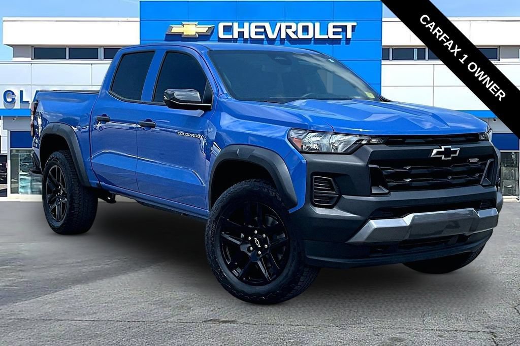 Used 2025 Chevrolet Colorado Trail Boss AWD/4WD image 1