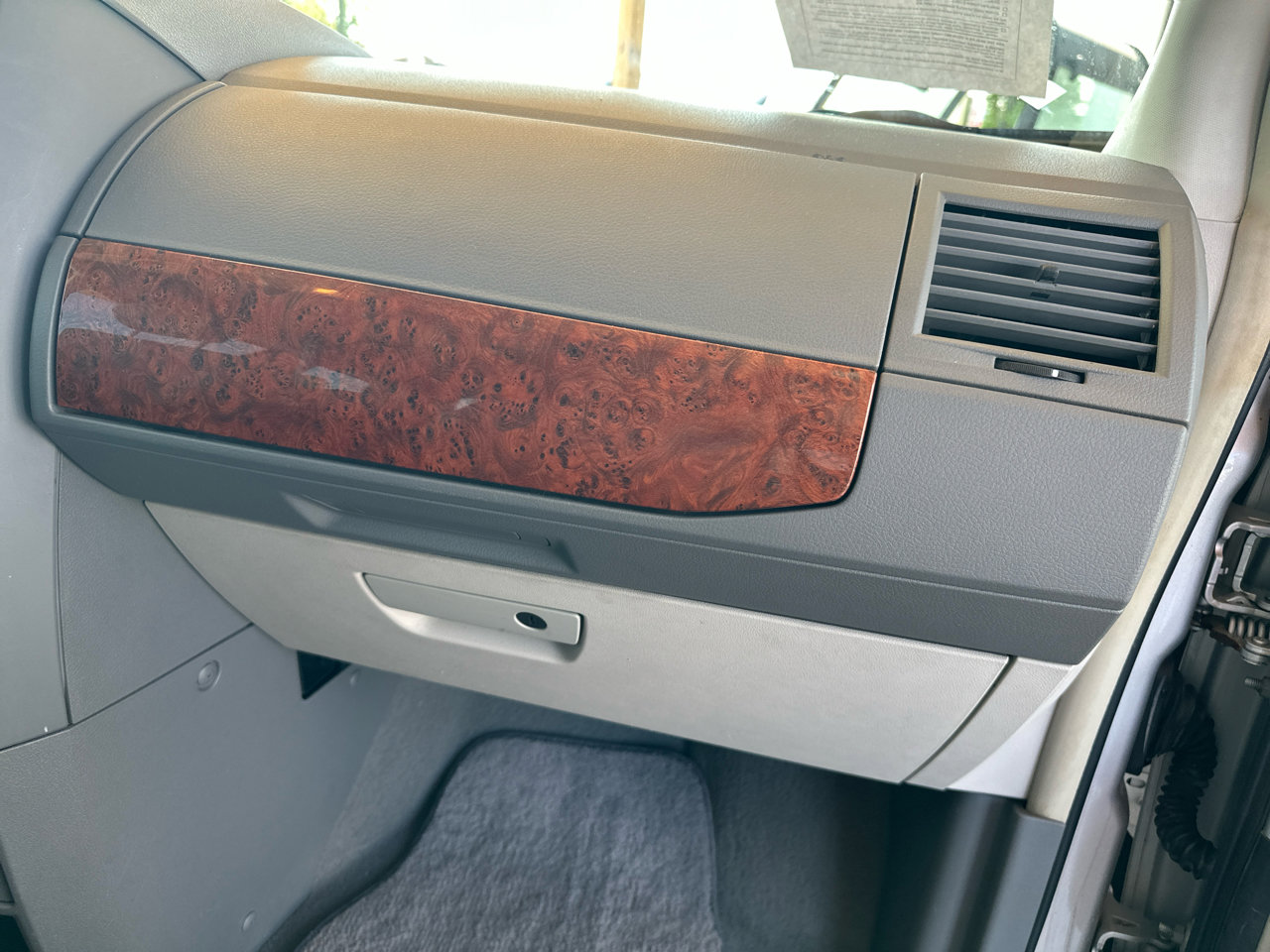 Used 2009 Chrysler Town & Country LX w/ PWR Convenience Group image 44