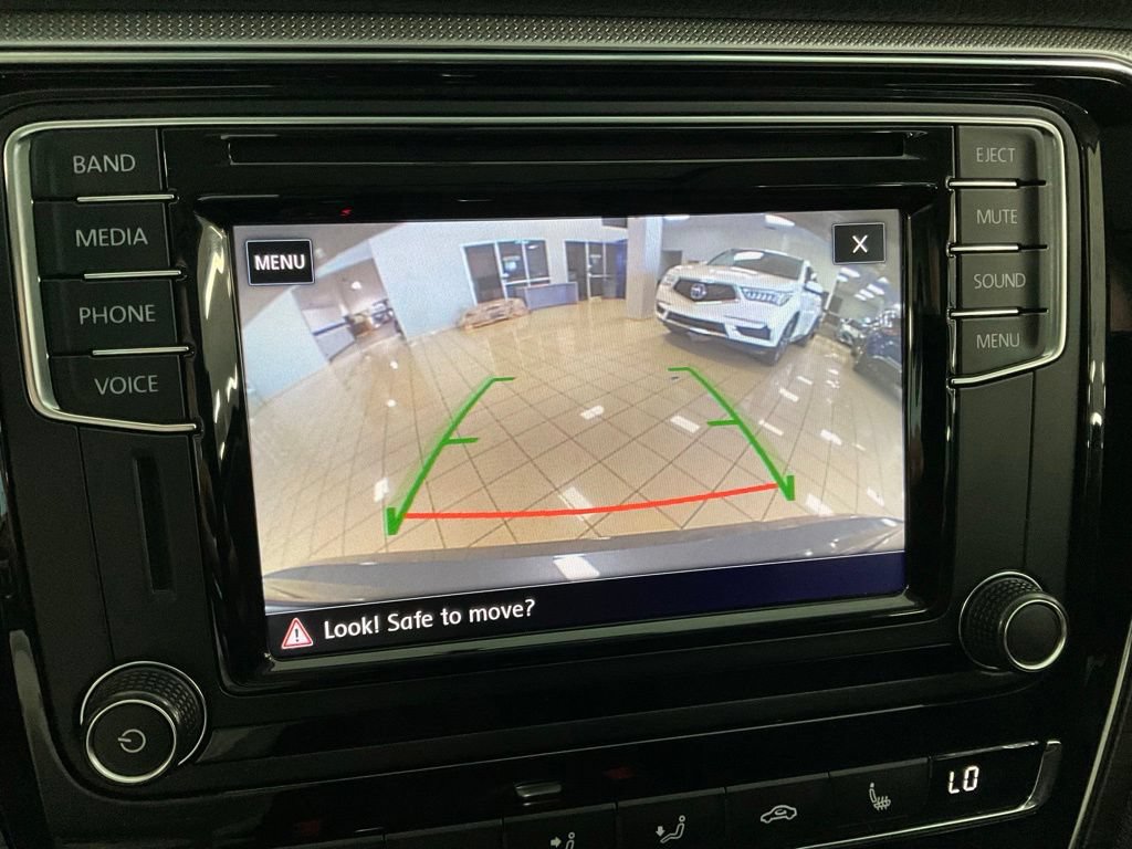 Used 2017 Volkswagen Passat 1.8T SE FWD image 16
