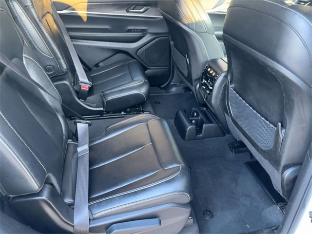 Used 2023 Jeep Grand Cherokee L Limited image 29