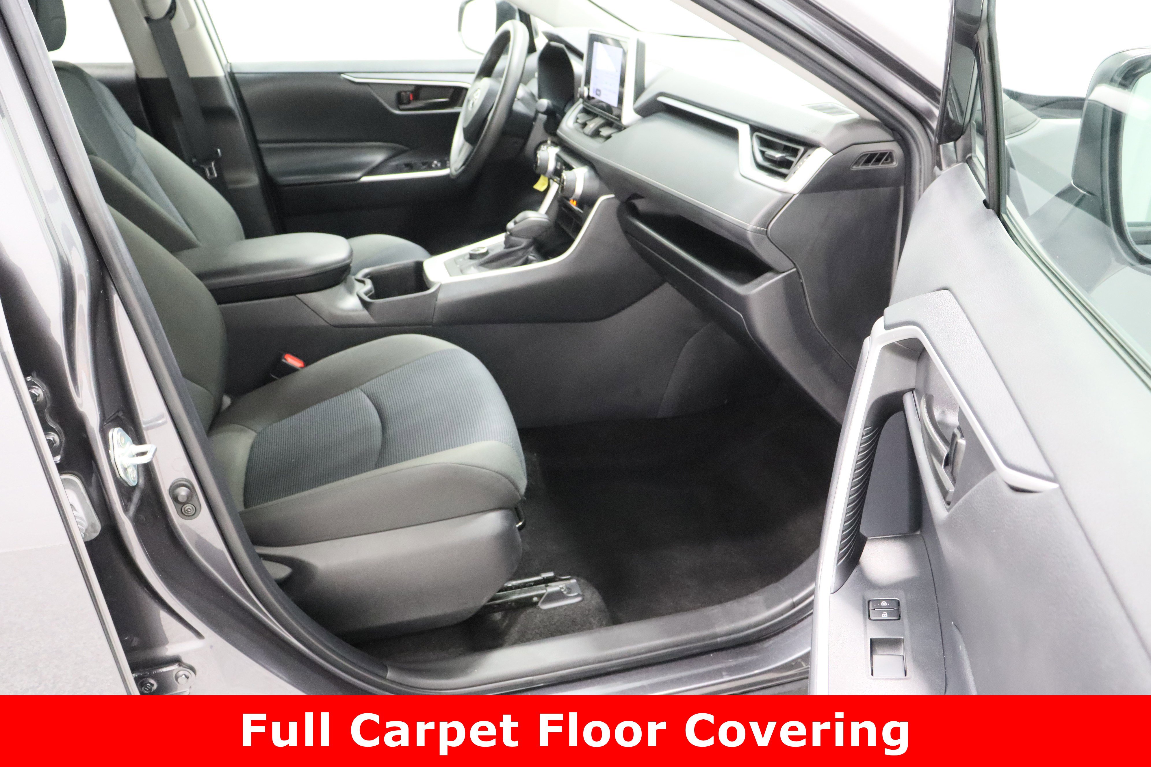 Used 2024 Toyota RAV4 LE image 33