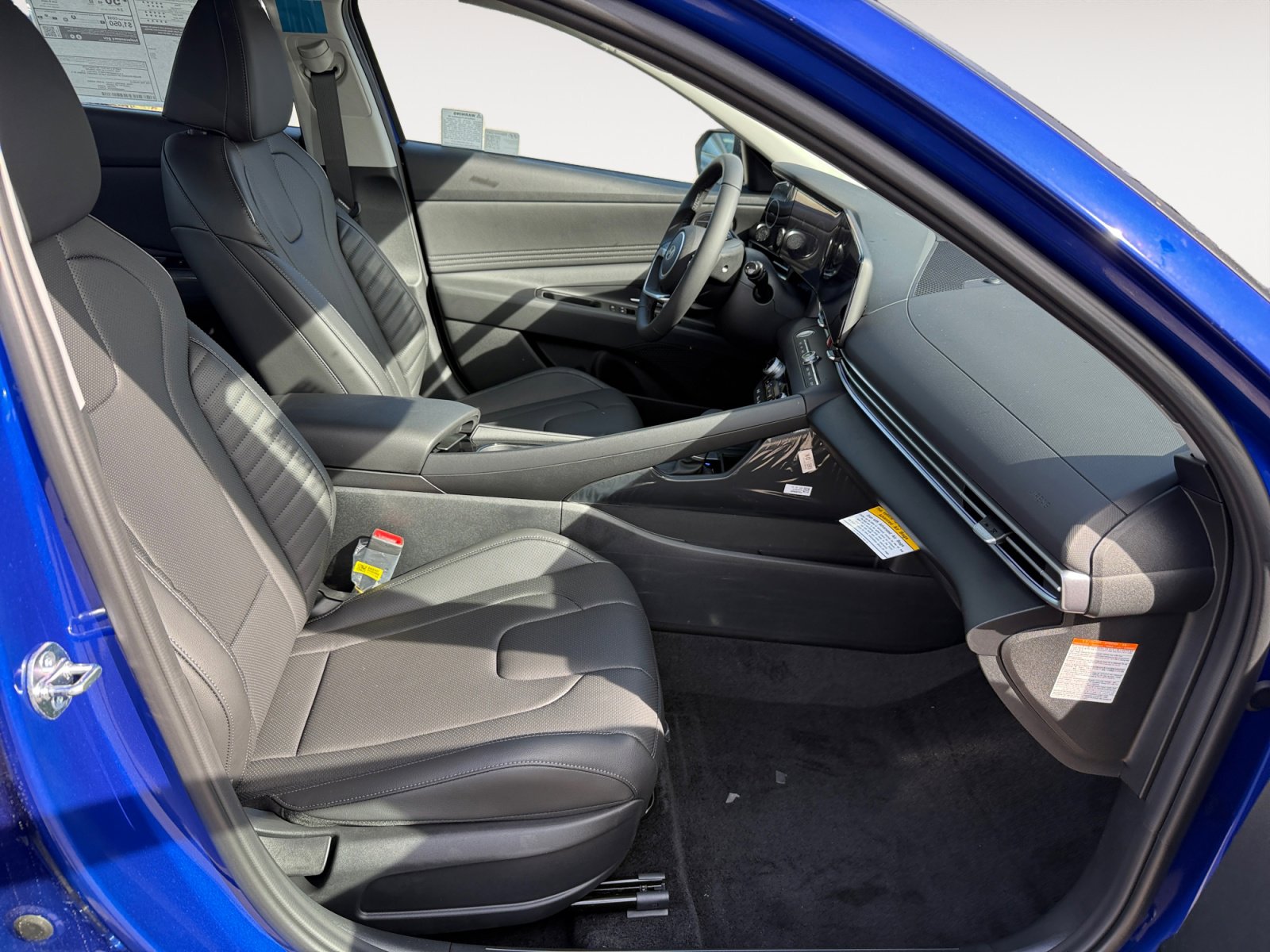 New 2025 Hyundai Elantra Limited image 19