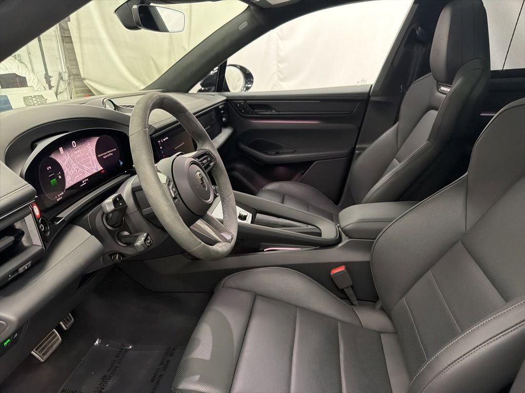 Used 2025 Porsche Macan Turbo Electric AWD/4WD image 14
