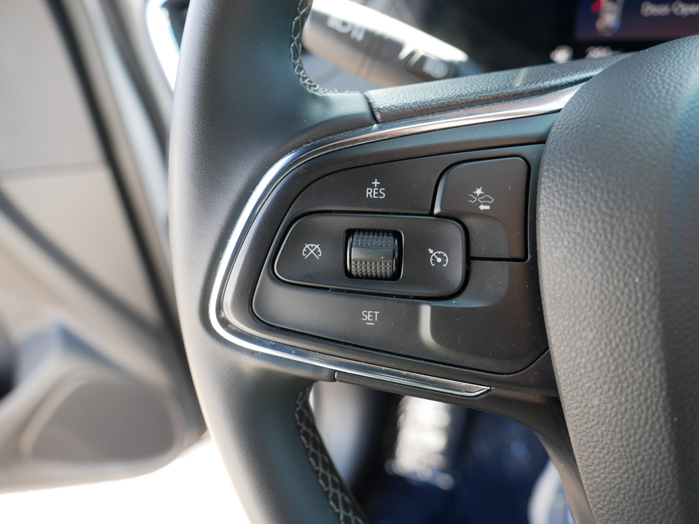 Used 2025 Buick Encore GX Preferred AWD/4WD image 28