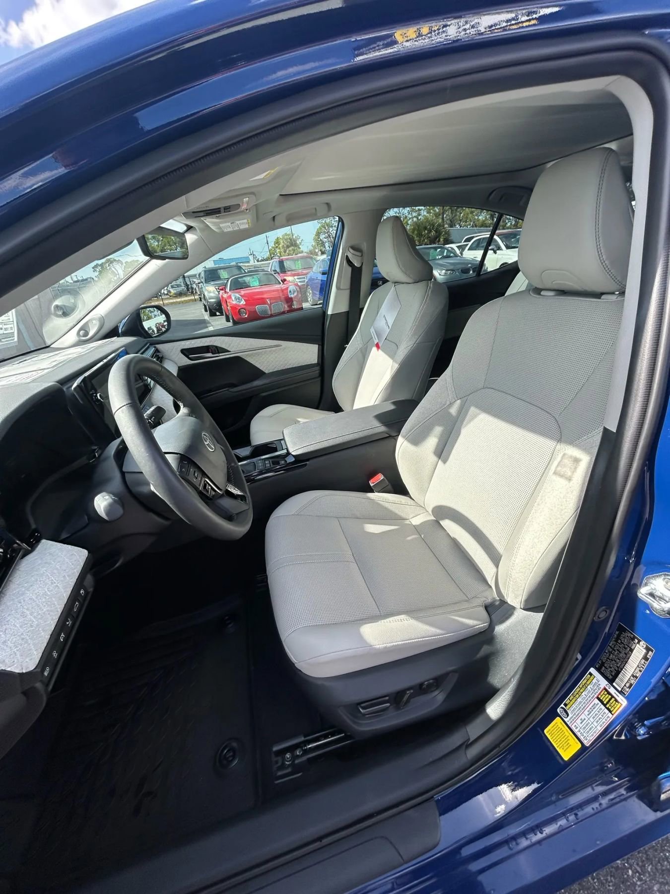 Used 2025 Toyota Camry XLE image 20