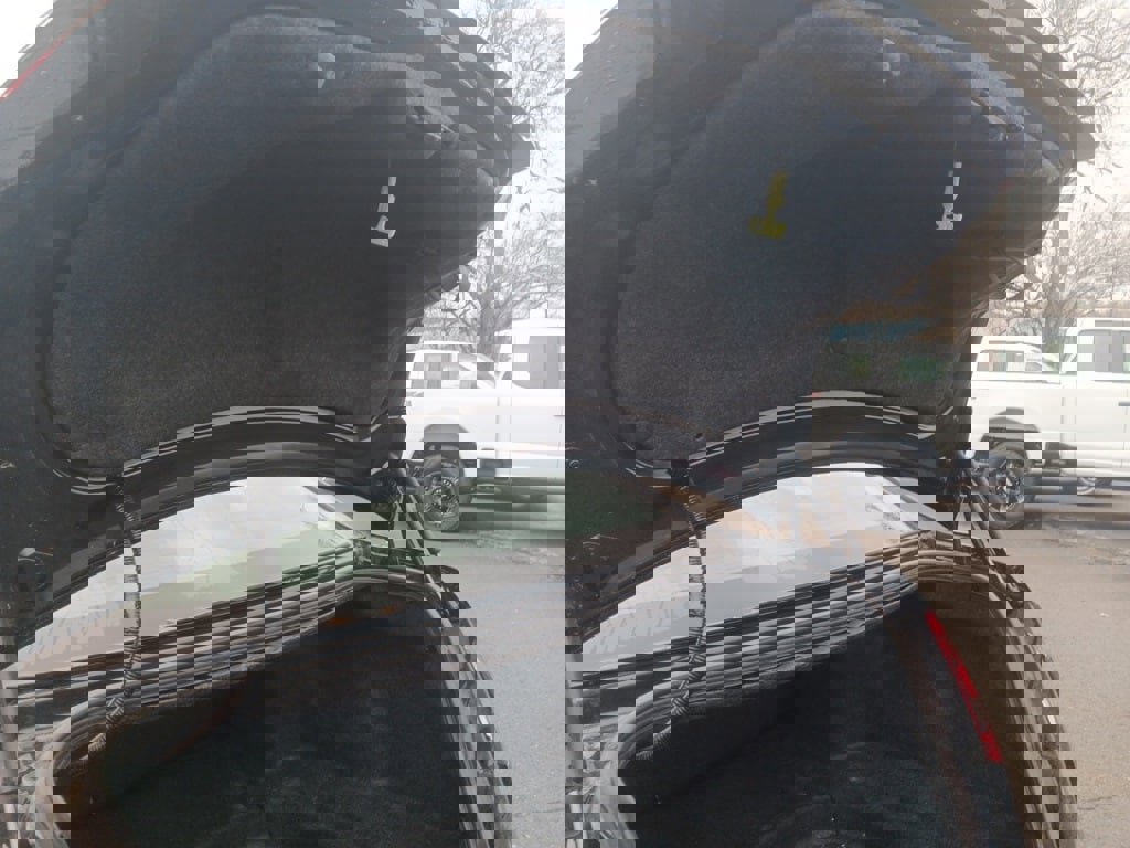 Used 2018 Ford Taurus Limited image 13