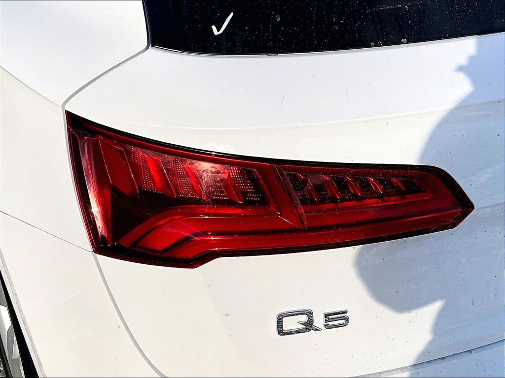 Used 2018 Audi Q5 2.0T Premium Plus w/ Premium Plus Package image 27