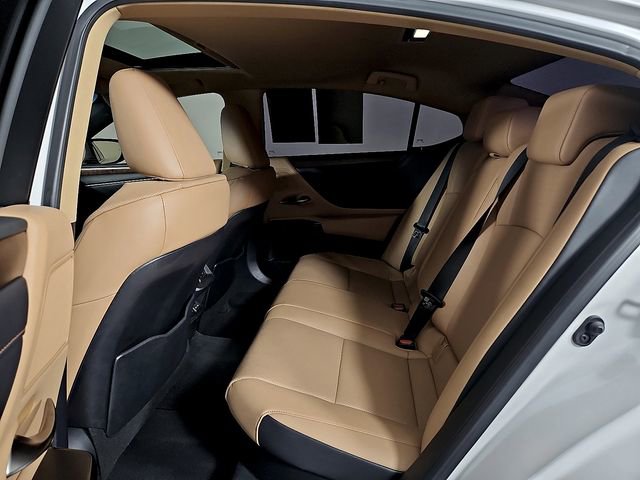 Used 2024 Lexus ES 300h w/ Premium Package image 11