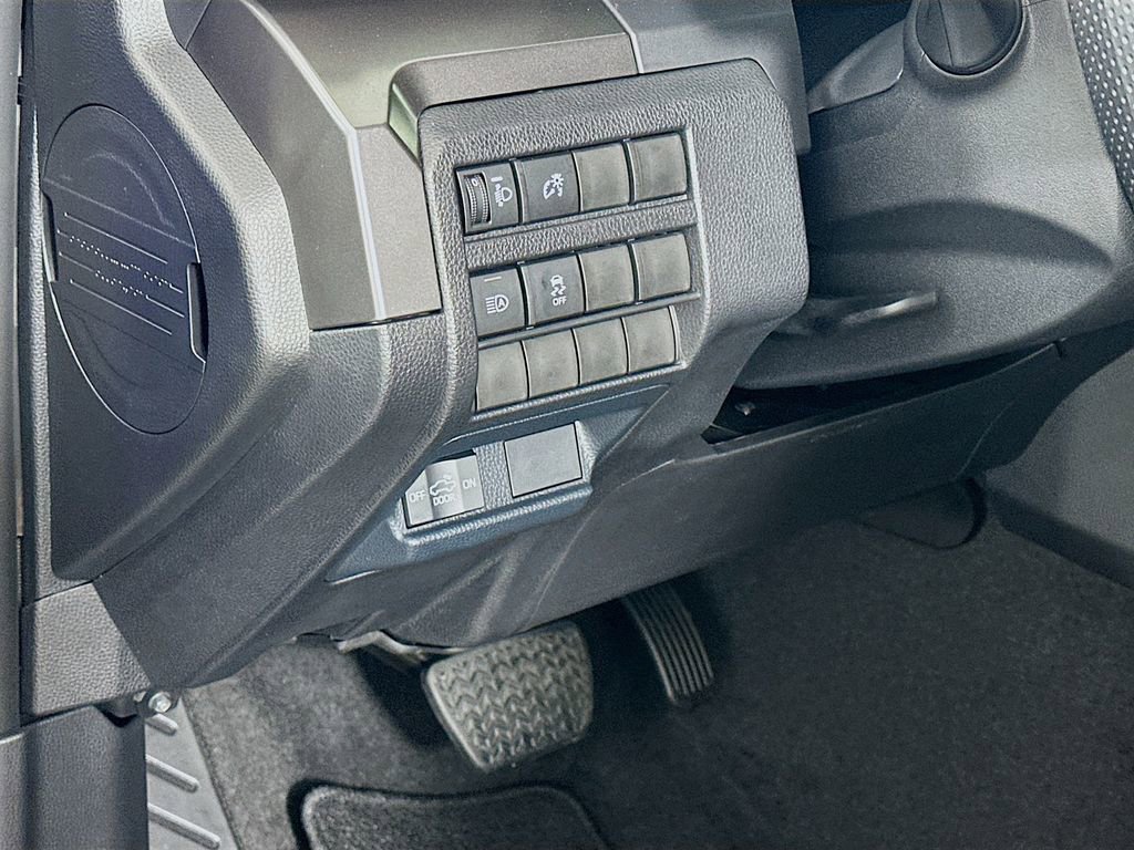 Certified 2025 Toyota Tacoma SR5 image 10