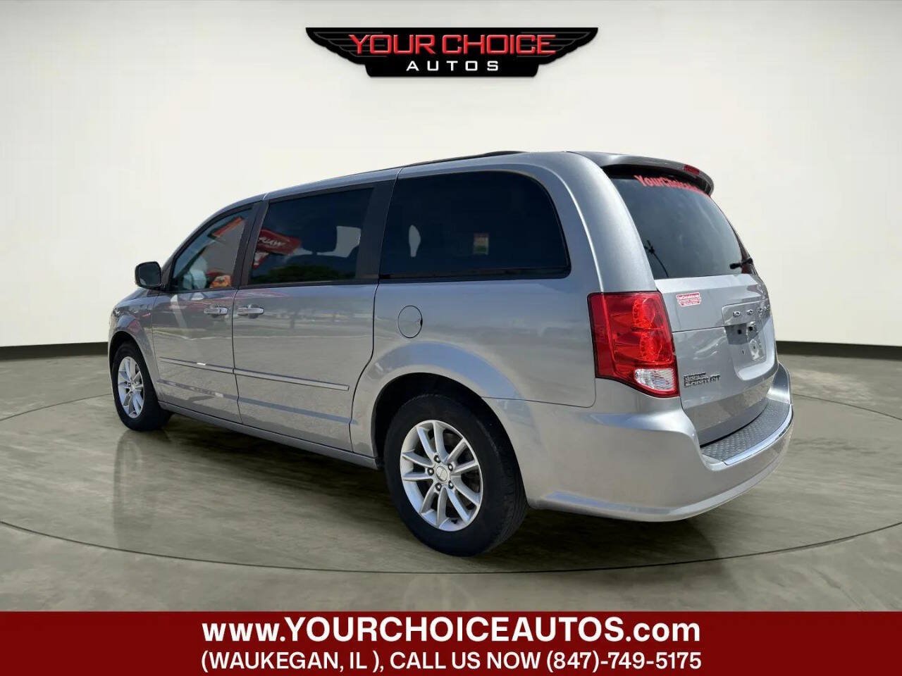 Used 2015 Dodge Grand Caravan SXT FWD image 3