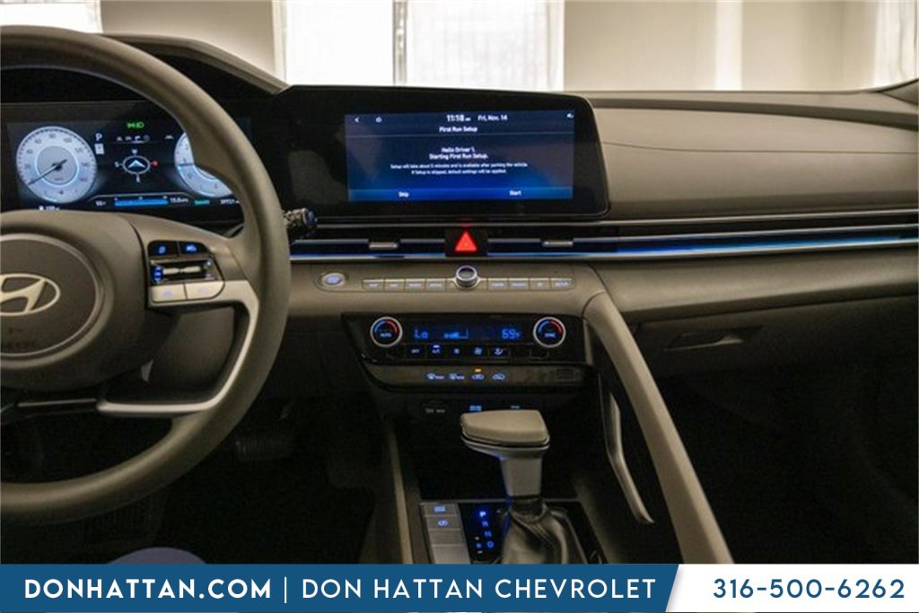 Used 2024 Hyundai Elantra SEL image 8