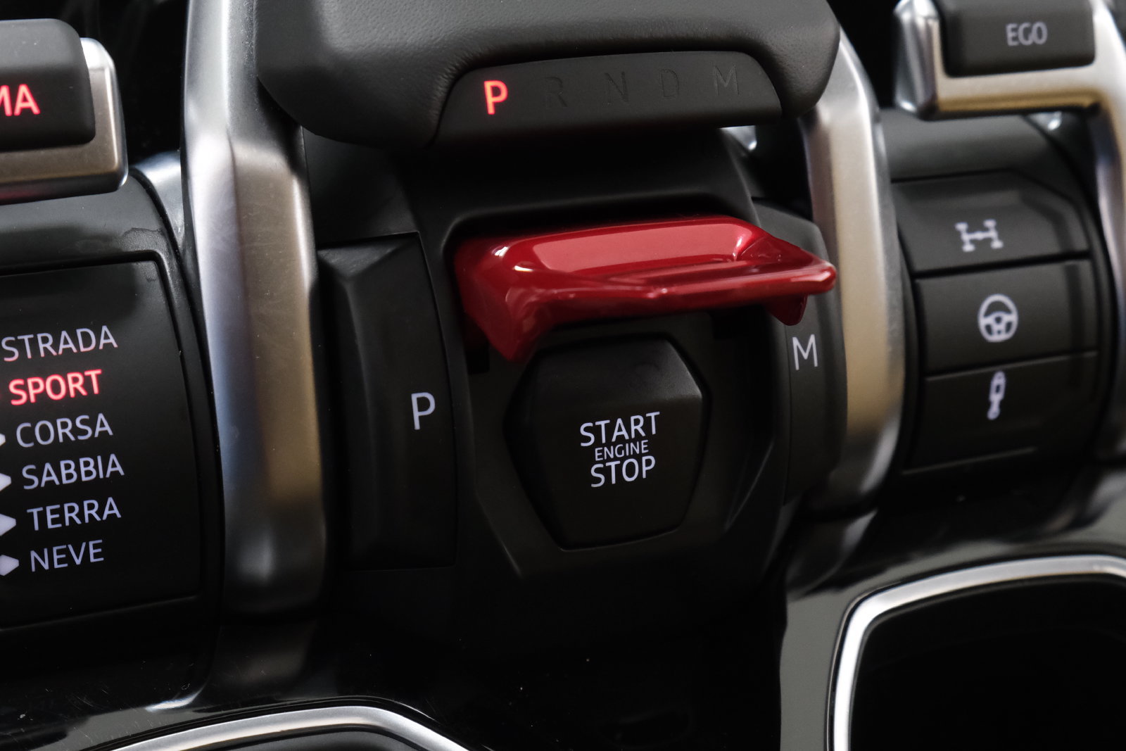 Used 2020 Lamborghini Urus AWD/4WD image 24