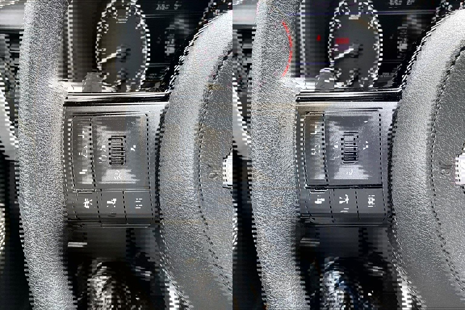 Used 2023 Nissan Rogue SV image 17