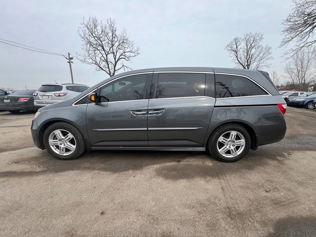 Used 2013 Honda Odyssey Touring Elite image 3