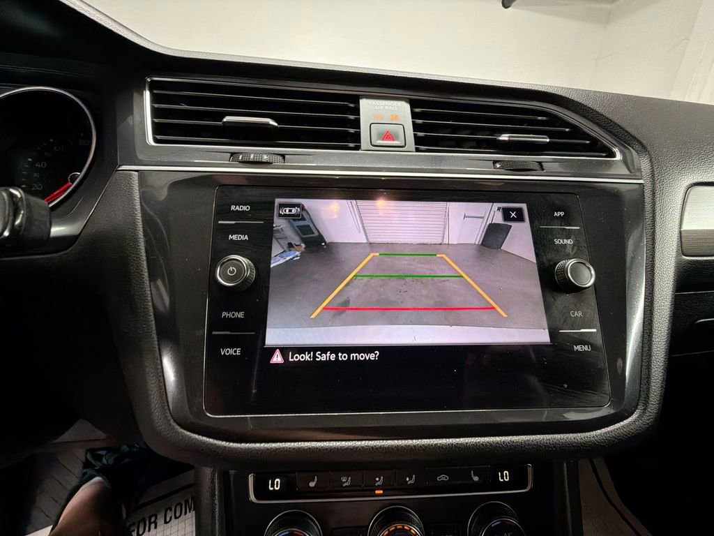 Used 2021 Volkswagen Tiguan SEL FWD image 15