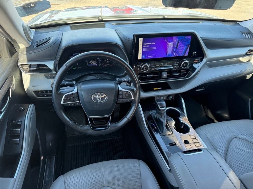 Used 2024 Toyota Highlander Platinum AWD/4WD image 14