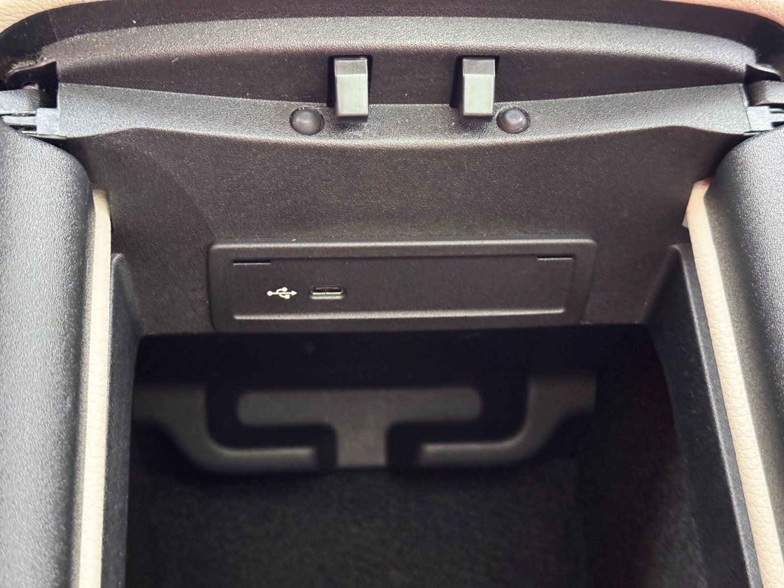Used 2020 Mercedes-Benz GLS 580 4MATIC image 41