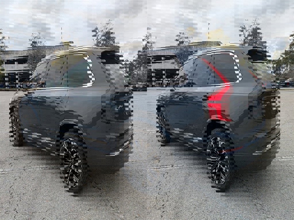 New 2026 Volvo XC90 B6 Plus image 4