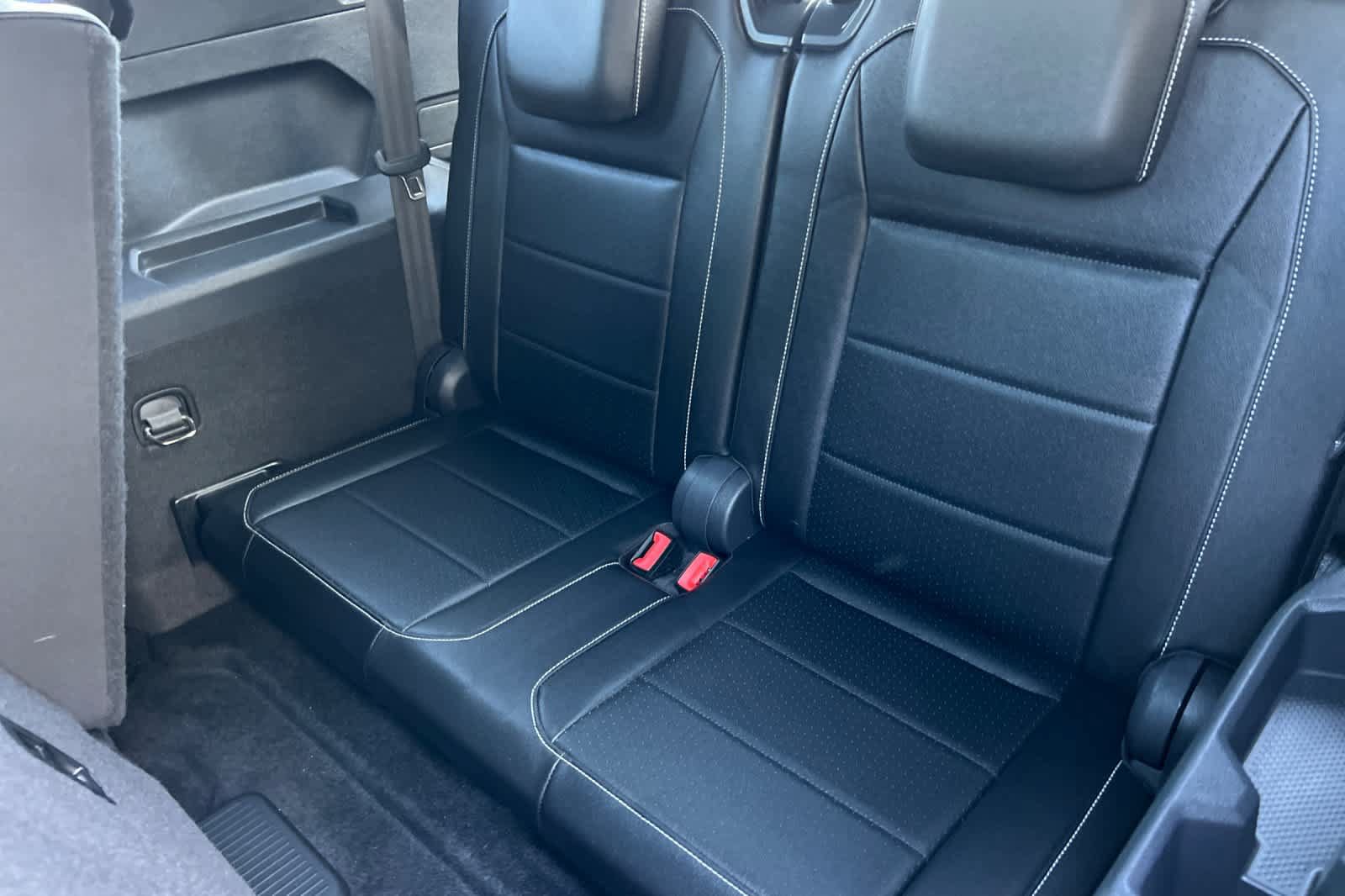 Used 2021 Volkswagen Tiguan SE R-Line FWD image 16