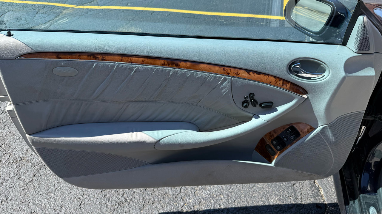 Used 2005 Mercedes-Benz CLK 500 Coupe image 20