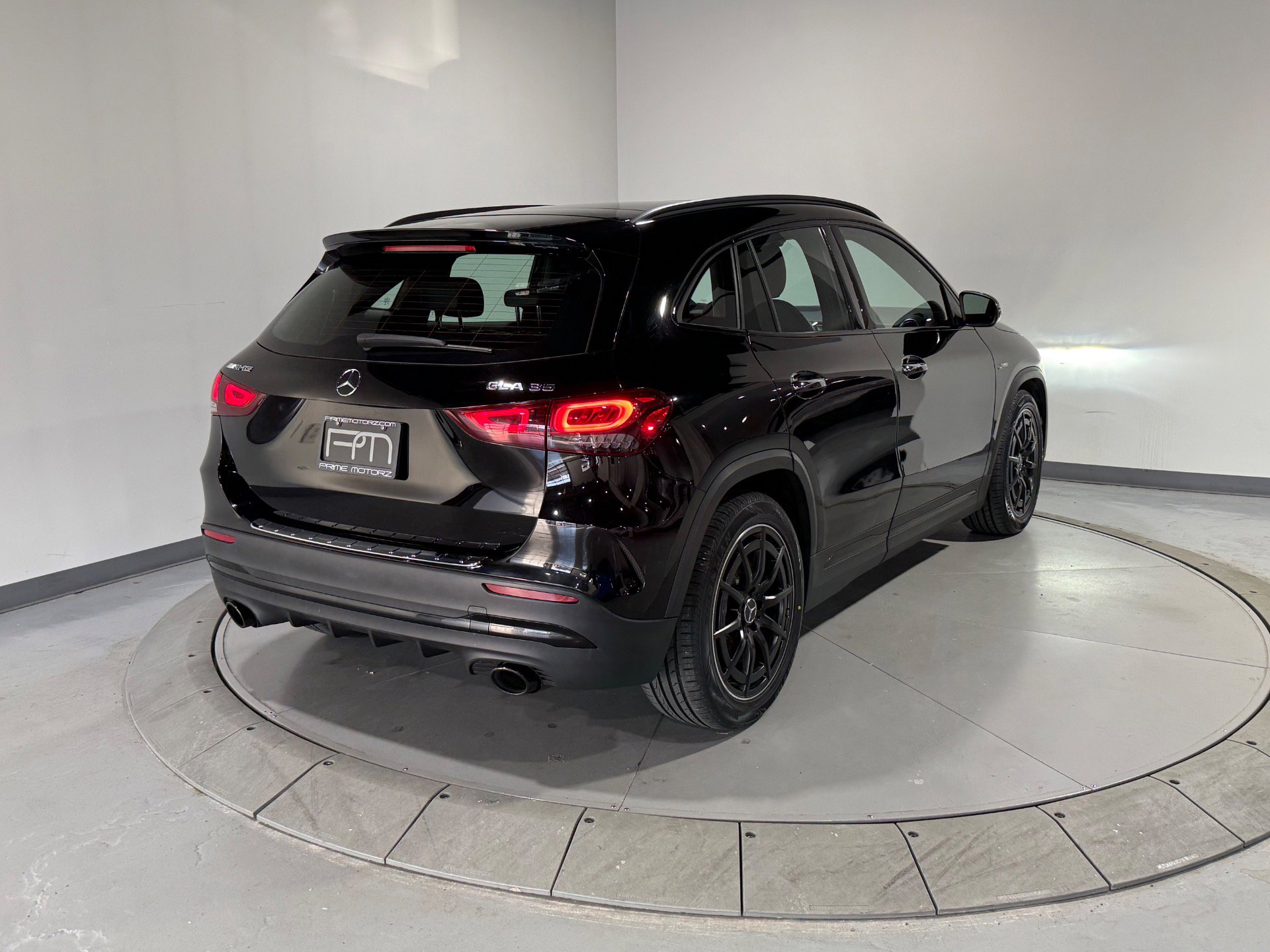 Used 2022 Mercedes-Benz GLA 35 AMG 4MATIC w/ Premium Package Lite image 16