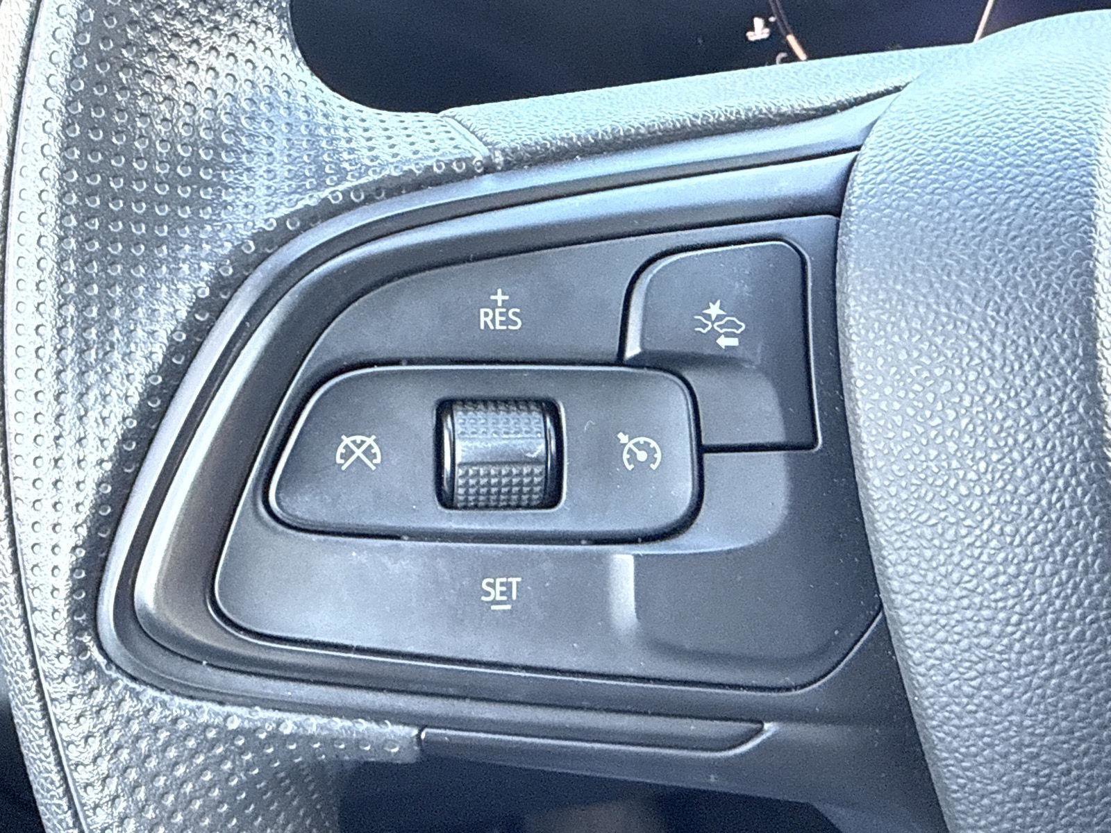 Used 2024 Buick Envista Preferred w/ Advanced Safety Package image 18