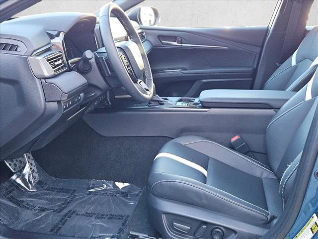 Used 2025 Toyota Camry SE image 15