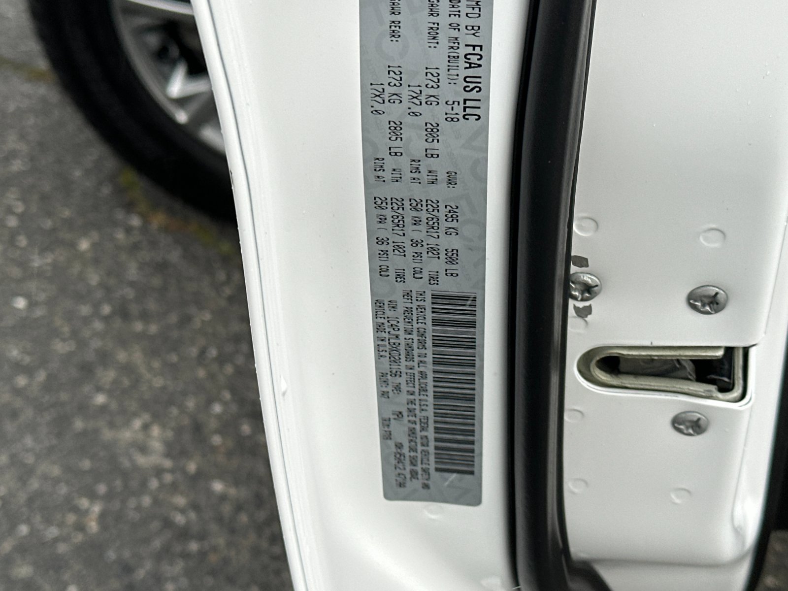 Used 2019 Jeep Cherokee Latitude Plus w/ Comfort/Convenience Group image 27