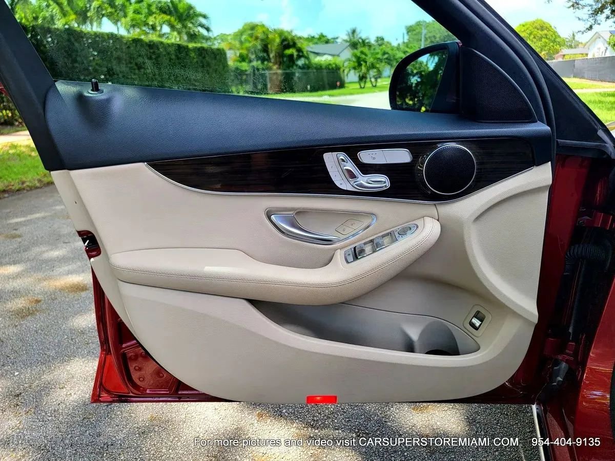 Used 2018 Mercedes-Benz C 300 Sedan image 43