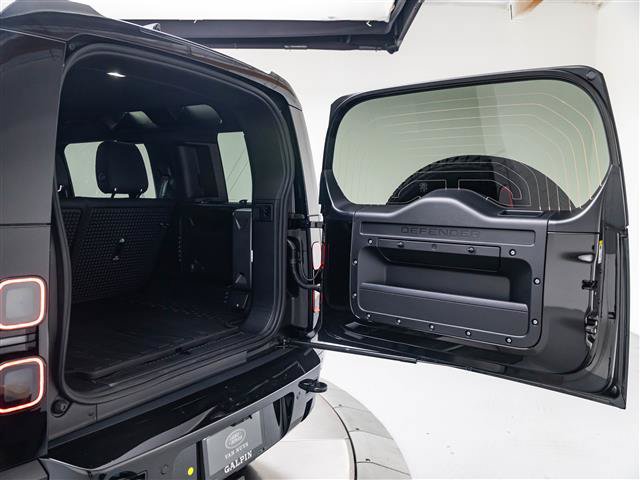 New 2026 Land Rover Defender 110 X-Dynamic SE AWD/4WD image 33
