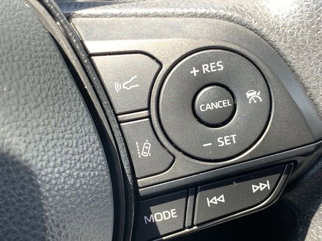 Used 2025 Toyota RAV4 XLE AWD/4WD image 28