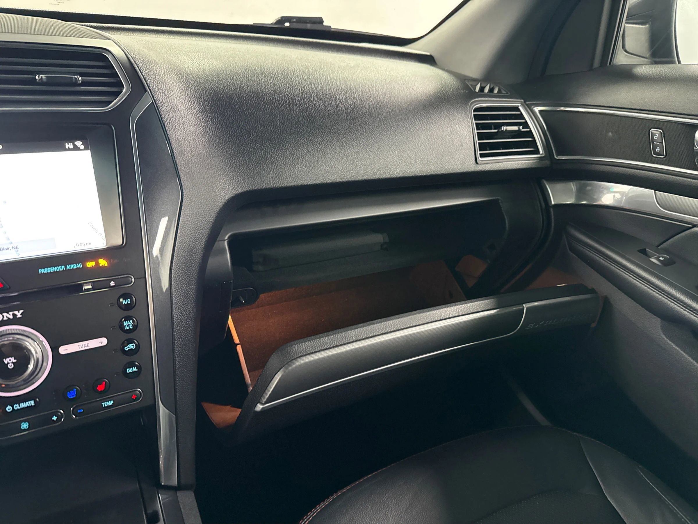 Used 2017 Ford Explorer Sport w/ Equipment Group 401A image 30