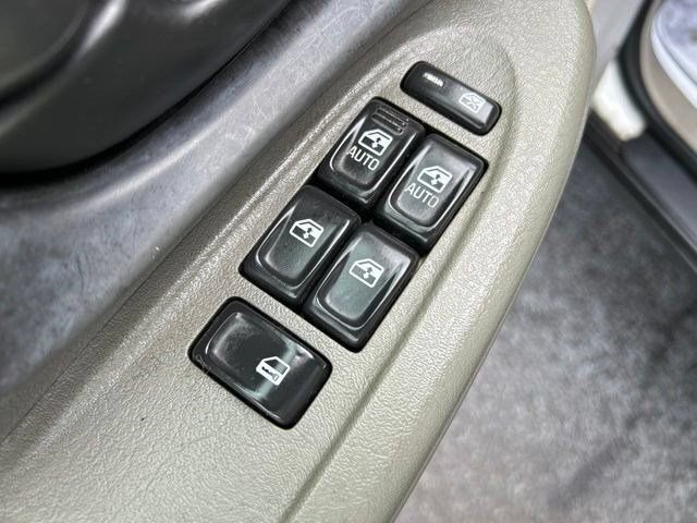 Used 2004 Chevrolet TrailBlazer LS w/ LS Preferred Equipment Group AWD/4WD image 10